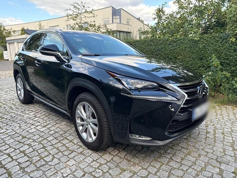 Schwarz Gebraucht 2017 Lexus NX300h Executive Line SUV | 27.500 € (Fairer Preis) - Bild 1/4