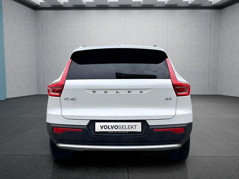 Gebraucht Volvo XC40 Core 163 PS (119 kW) 2024 Weiß SUV