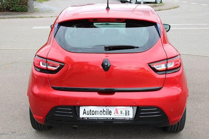 Gebraucht Renault Clio IV Intens 118 PS (86 kW) 2017 Rot Limousine