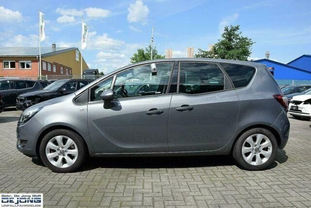 Gebraucht Opel Meriva Innovation 140 PS (102 kW) 2017 Silber metallic Van / Kleinbus
