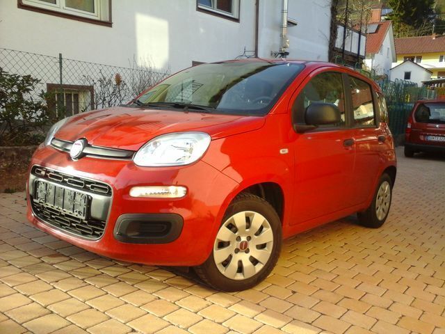 Gebraucht Fiat Panda Classica 94 PS (69 kW) 2012 Rot metallic Kleinwagen