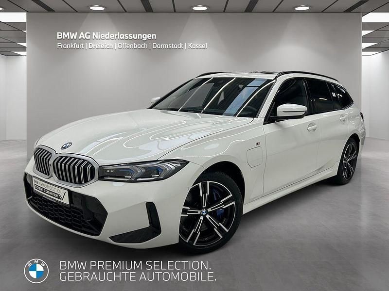Weiß Gebraucht 2024 BMW 330e M Sport Kombi | 53.390 € (Teuer) - Bild 1/4