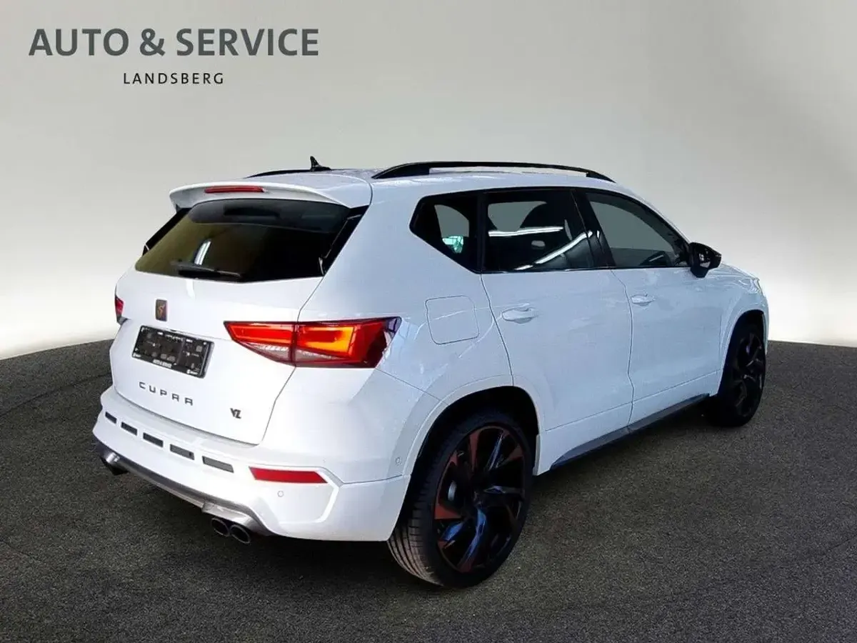 Neu Cupra Ateca VZ3 300 PS (220 kW) 2026 "nevada" weiss SUV