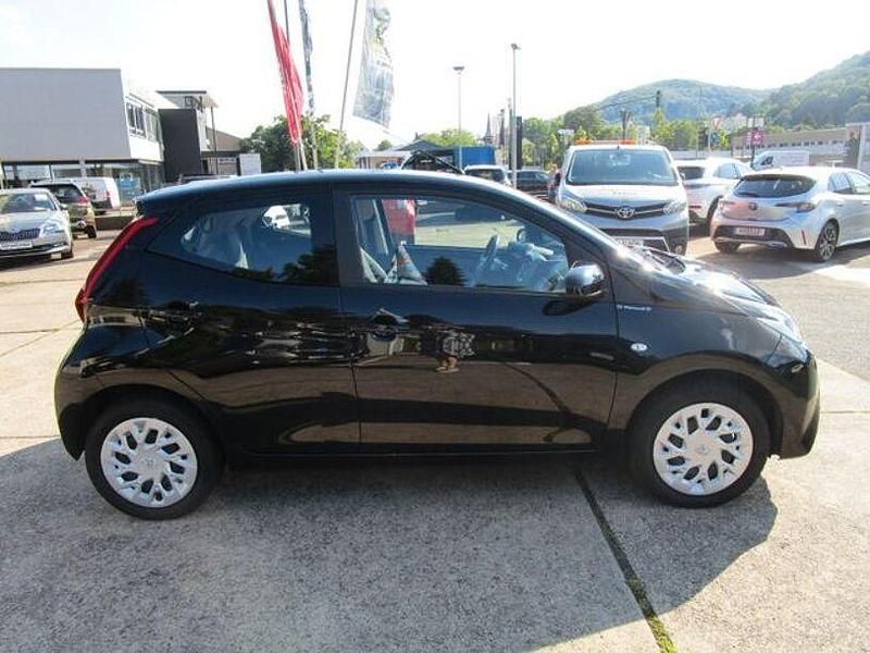Gebraucht Toyota Aygo X-play 112 PS (82 kW) 2021 Schwarz Kleinwagen