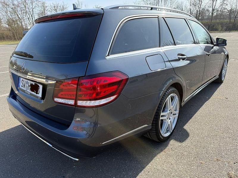 Gebraucht Mercedes E350 258 PS (189 kW) 2015 Grau Kombi