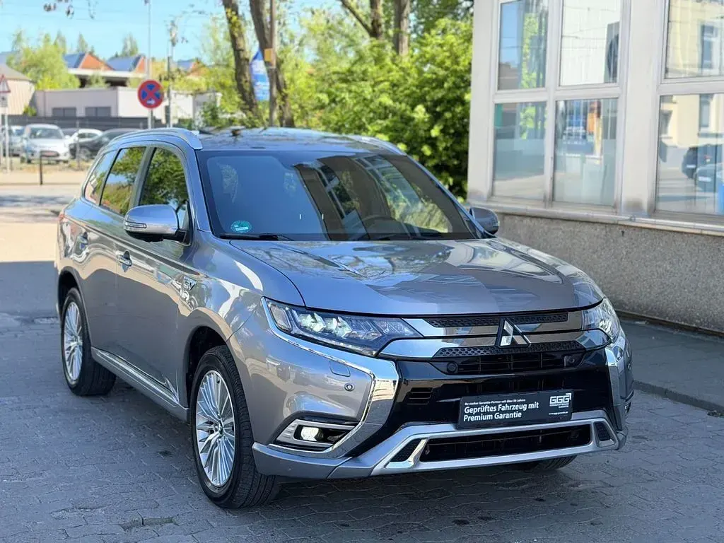 Gebraucht Mitsubishi Outlander P-HEV Top 224 PS (164 kW) 2018 Grau SUV