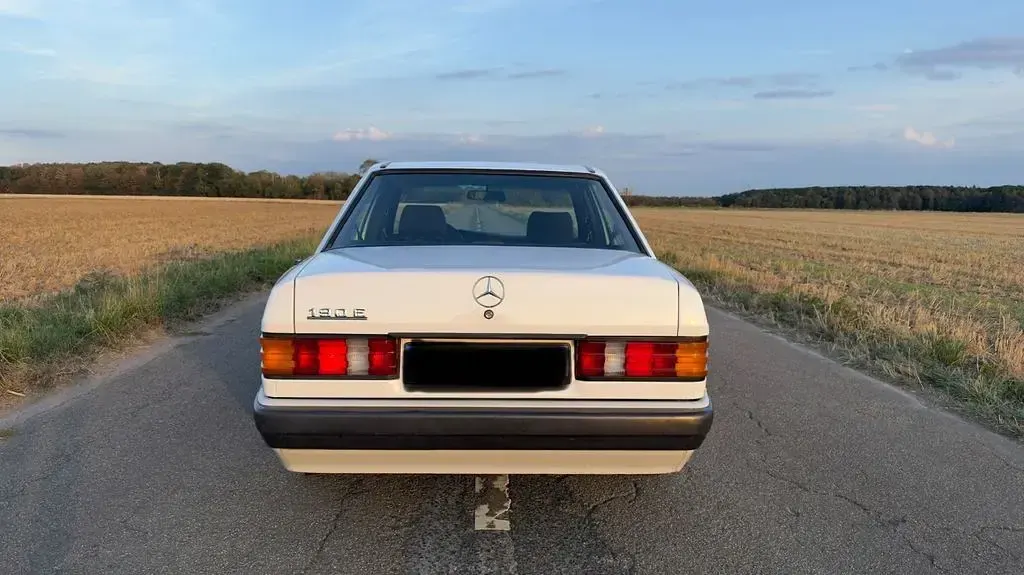 Gebraucht Mercedes 190 122 PS (89 kW) 1989 Weiß Limousine