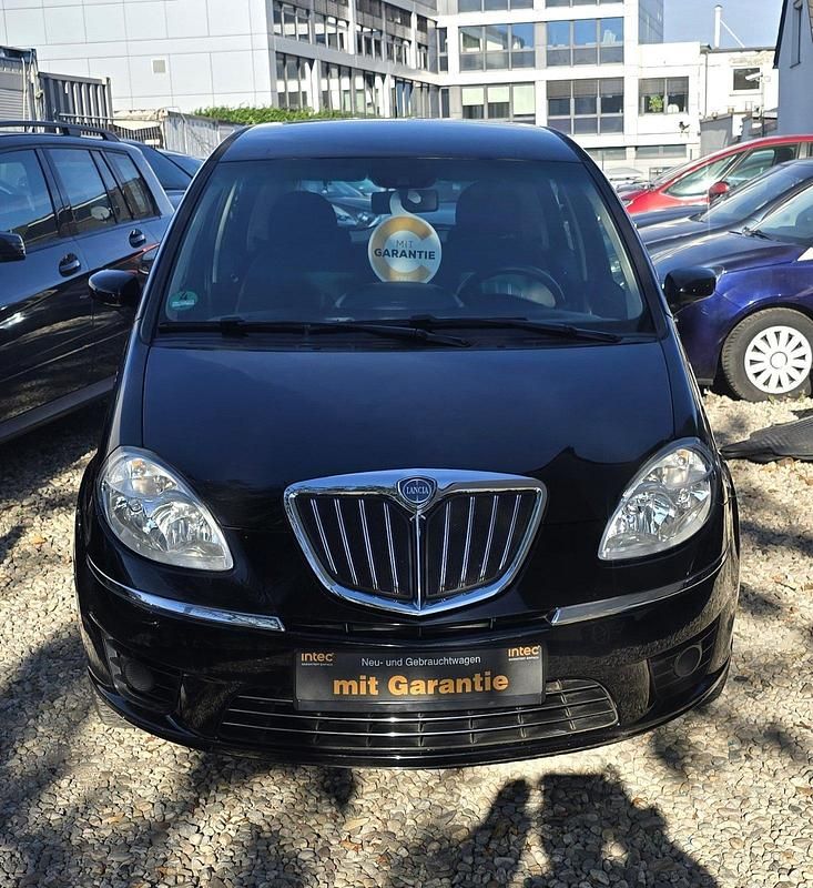Schwarz Gebraucht 2009 Lancia Musa Van / Kleinbus | 5.500 € (Teuer) - Bild 1/4