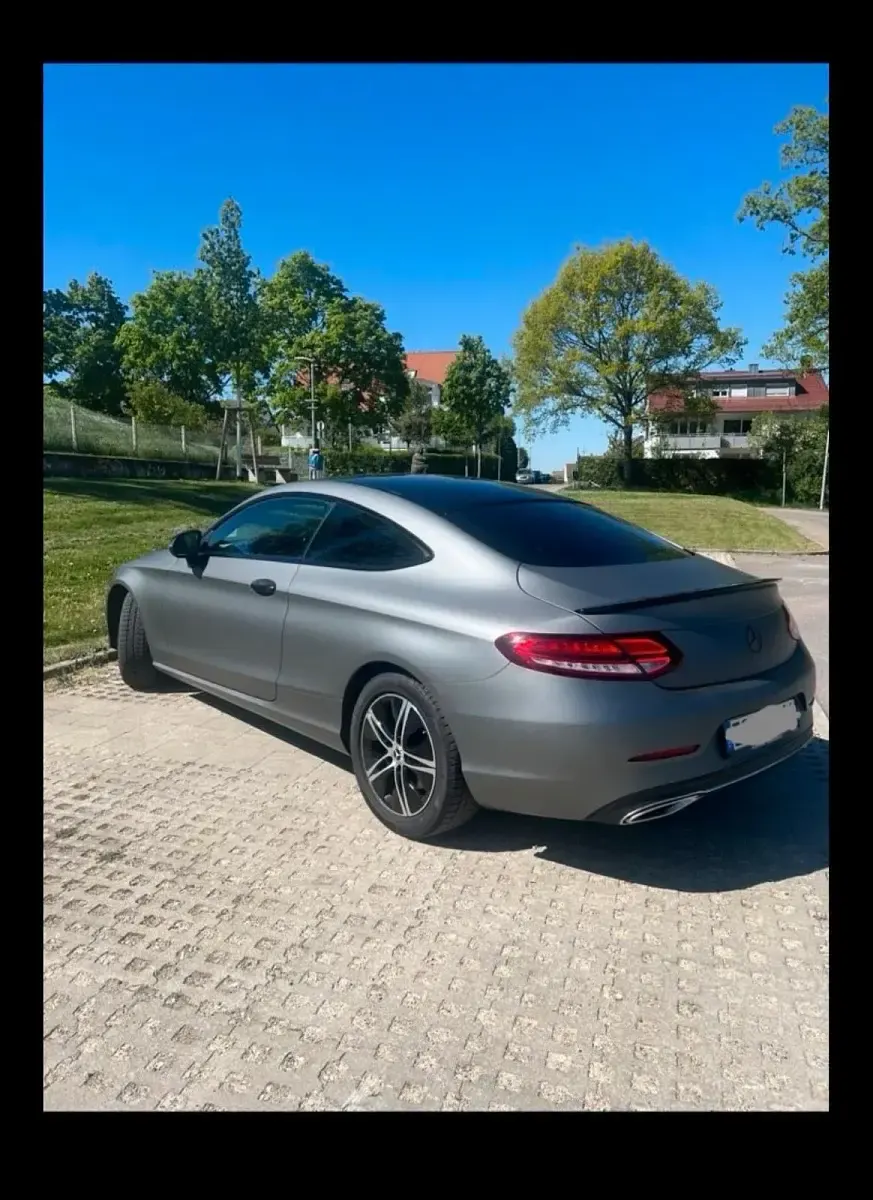 Gebraucht Mercedes C180 156 PS (114 kW) 2018 Schwarz Coupé