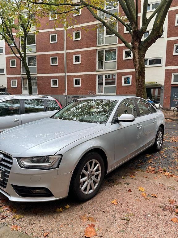 Grau Gebraucht 2012 Audi A4 Ambiente Limousine | 5.999 € (Superpreis) - Bild 1/4