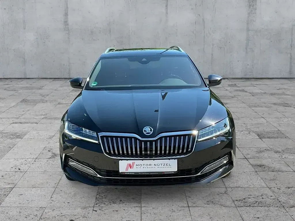Gebraucht Skoda Superb LAURIN & KLEMENT 280 PS (205 kW) 2023 Schwarzmagic perleffekt Kombi