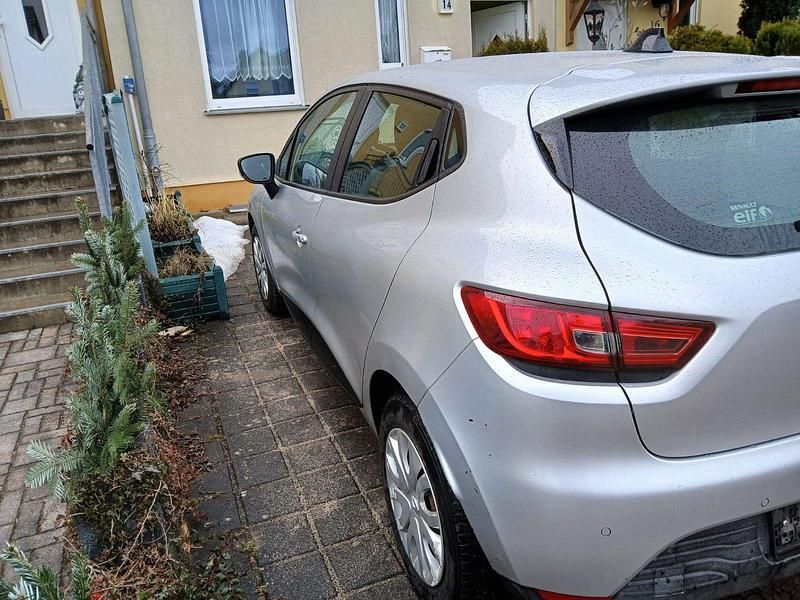 Gebraucht Renault Clio IV Dynamique 73 PS (53 kW) 2013 Silber Limousine