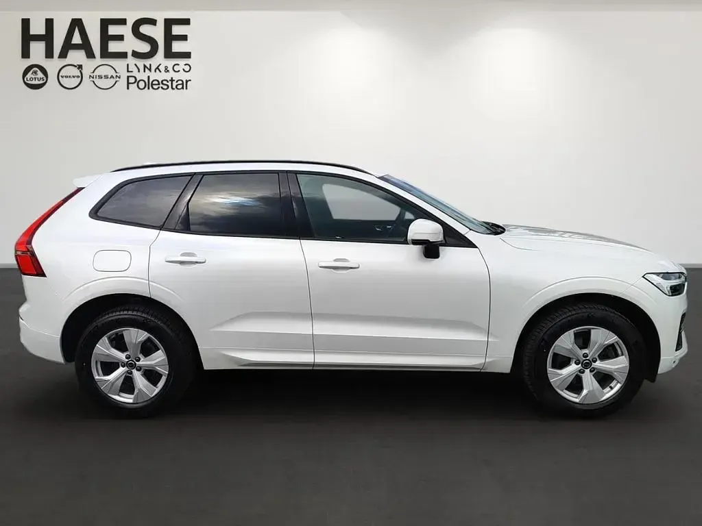 Gebraucht Volvo XC60 Core 250 PS (183 kW) 2025 Crystal white / metallic SUV