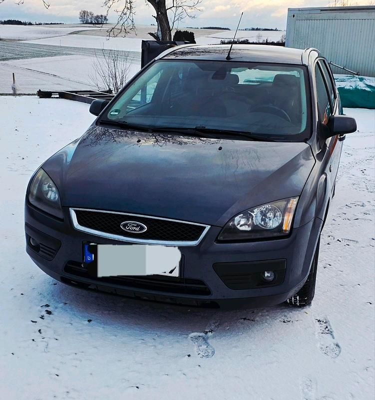 Grau Gebraucht 2006 Ford Focus Kombi | 2.700 € (Etwas zu teuer) - Bild 1/4