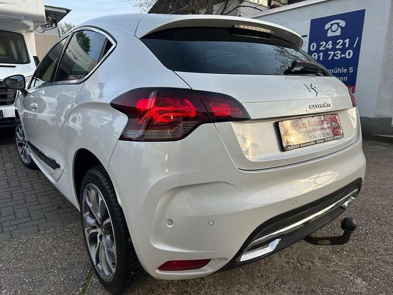 Gebraucht Citroën DS4 Sport Chic 163 PS (119 kW) 2013 Weiß Kleinwagen