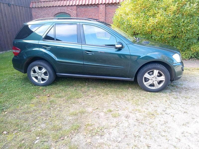 Grün Gebraucht 2008 Mercedes ML280 SUV | 6.750 € - Bild 1/4