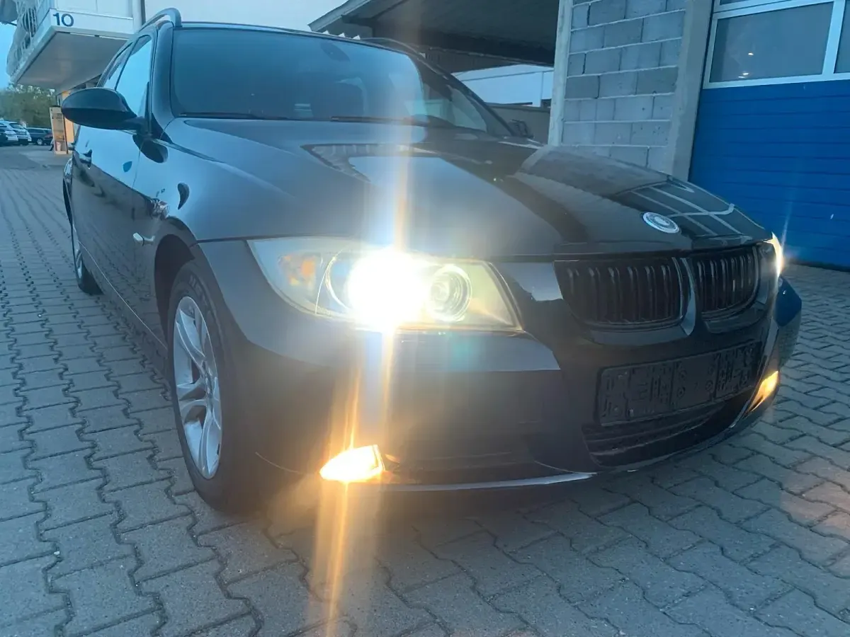 Gebraucht BMW 320 170 PS (125 kW) 2008 Schwarz Kombi