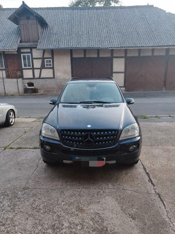 Gebraucht Mercedes ML320 224 PS (164 kW) 2006 Beige SUV