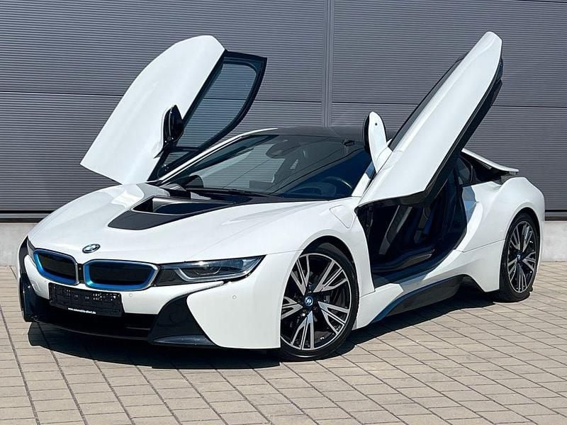 Kristallweiss perleff. m. akze Gebraucht 2016 BMW i8 Performance Coupé | 53.990 € (Guter Preis) - Bild 1/4