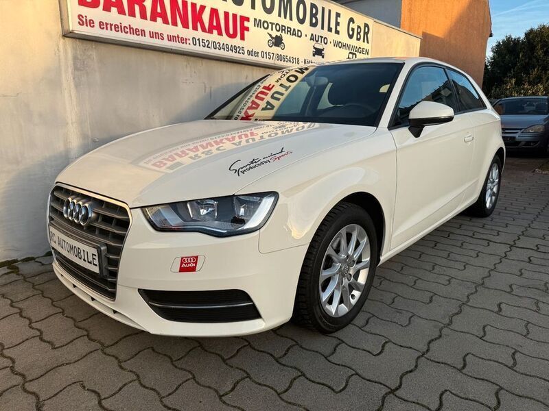 Weiß Gebraucht 2013 Audi A3 Attraction Limousine | 9.999 € (Guter Preis) - Bild 1/4