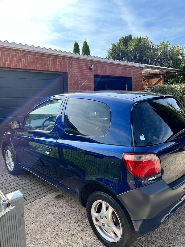 Gebraucht Toyota Yaris 69 PS (50 kW) 2002 Blau Kleinwagen