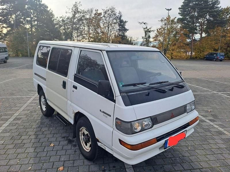 Weiß Gebraucht 1995 Mitsubishi L300 Van / Kleinbus | 3.000 € - Bild 1/4