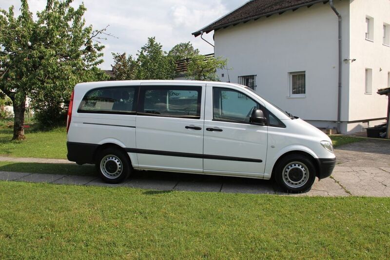Weiss Gebraucht 2006 Mercedes Vito Van / Kleinbus | 11.200 € - Bild 1/4