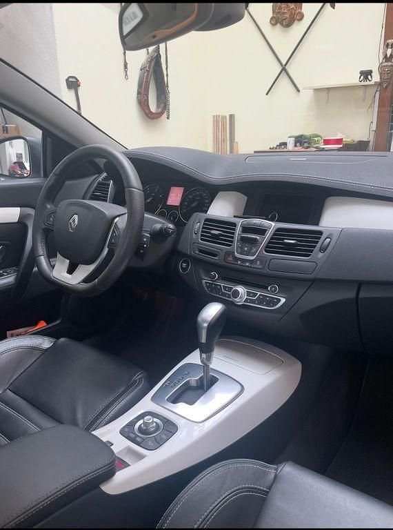 Gebraucht Renault Laguna III 235 PS (172 kW) 2010 Weiß Coupé