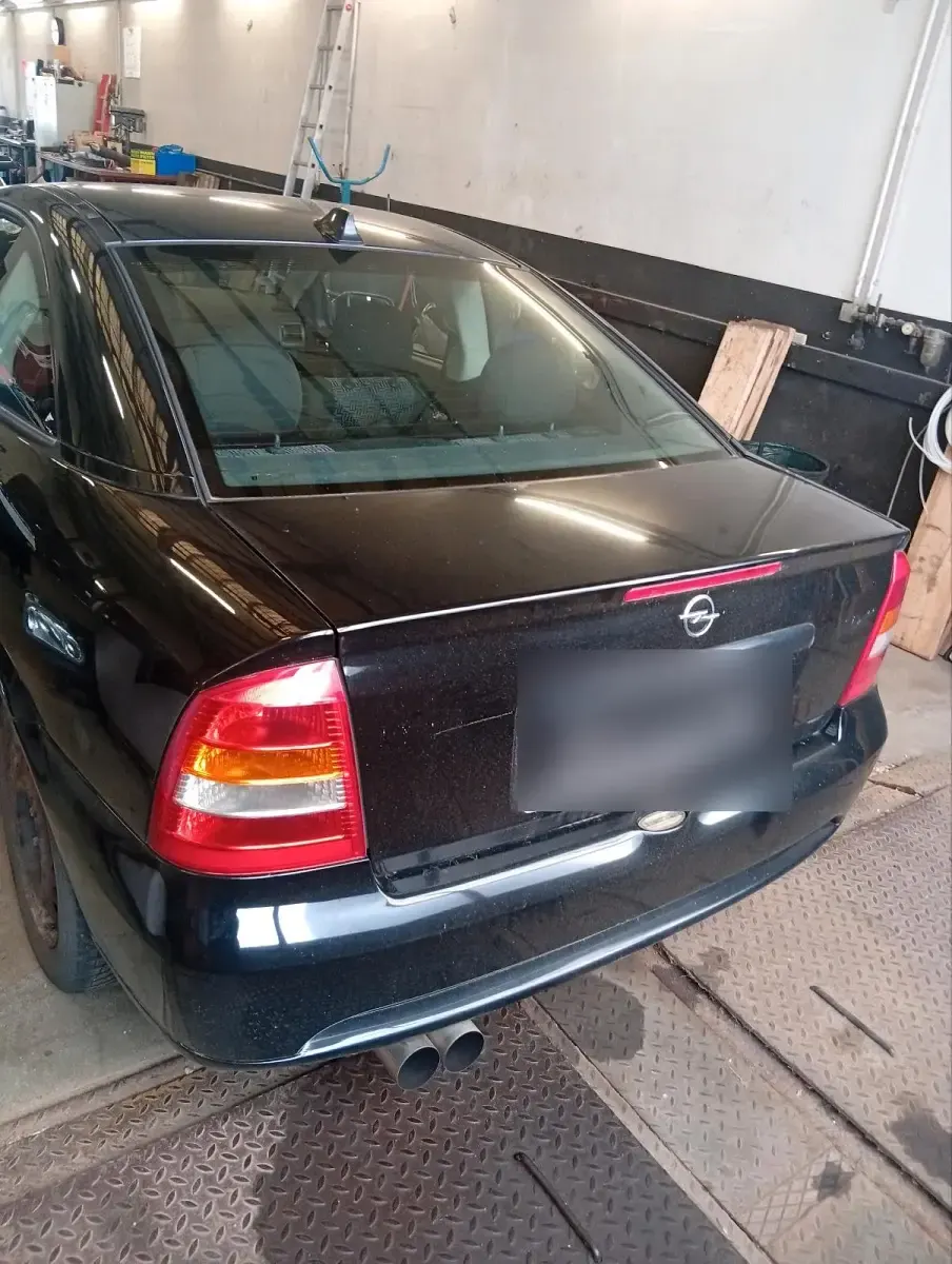 Gebraucht Opel Astra 115 PS (84 kW) 2000 Schwarz Coupé