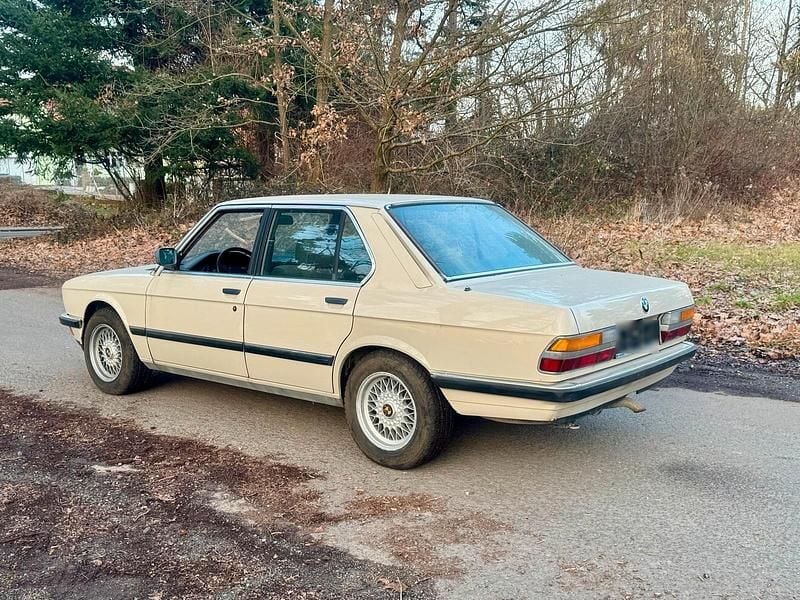 Gebraucht BMW 524 86 PS (63 kW) 1987 Limousine
