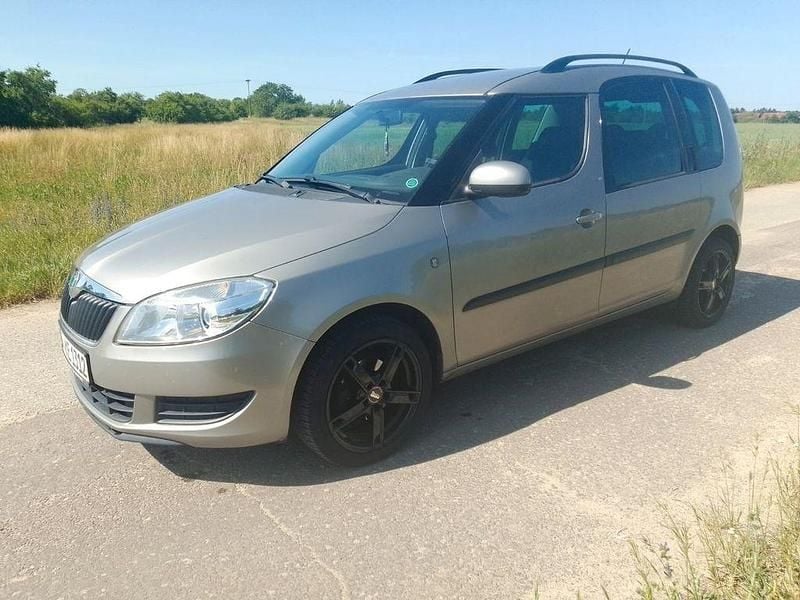 Gebraucht Skoda Roomster 105 PS (77 kW) 2010 Beige Van / Kleinbus