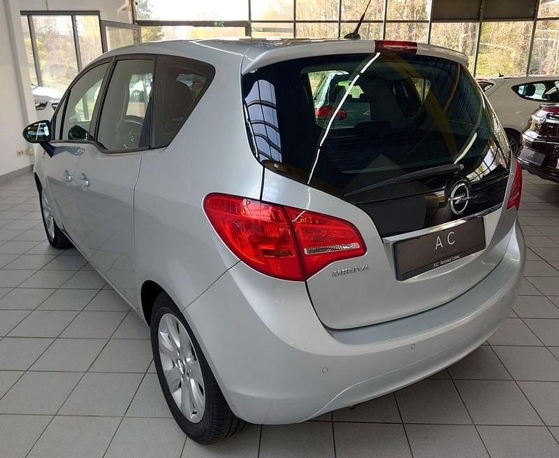 Używany Opel Meriva Active 120 KM (88 kW) 2013 Srebrny Minivan