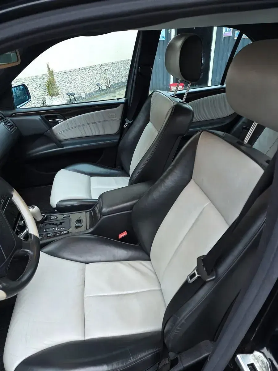 Gebraucht Mercedes E230 Avantgarde 150 PS (110 kW) 1997 Schwarz Limousine