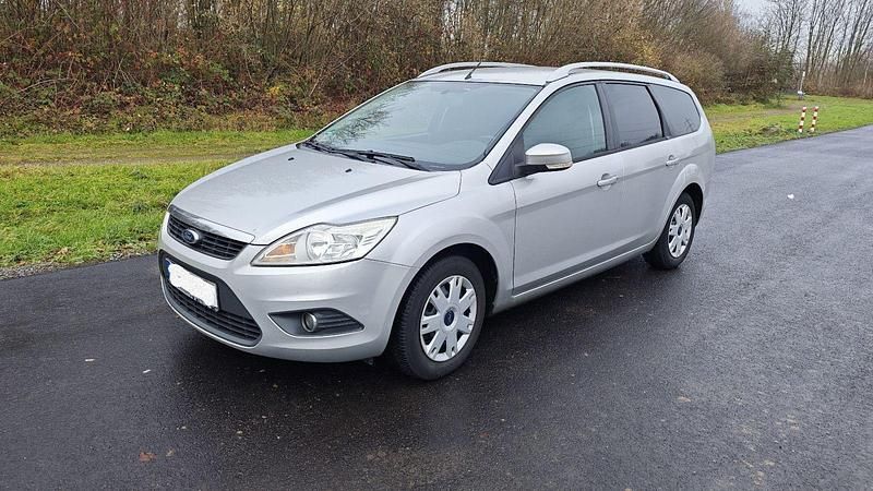Gebraucht Ford Focus Titanium 101 PS (74 kW) 2010 Silber Kombi