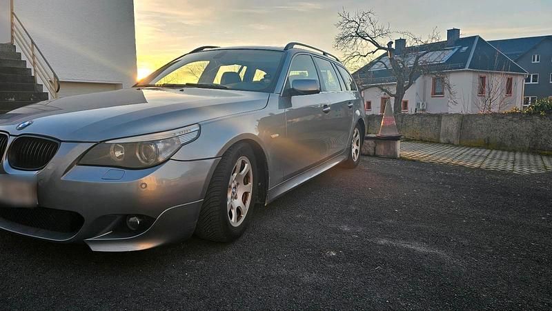 Gebraucht BMW 525 177 PS (130 kW) 2007 Grau Kombi