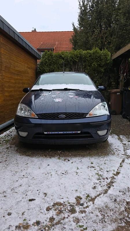 Blau Gebraucht 2002 Ford Focus Kleinwagen | 1.500 € (Fairer Preis) - Bild 1/4