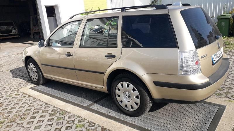 Gold Gebraucht 2002 VW Golf IV Kombi | 849 € (Guter Preis) - Bild 1/4