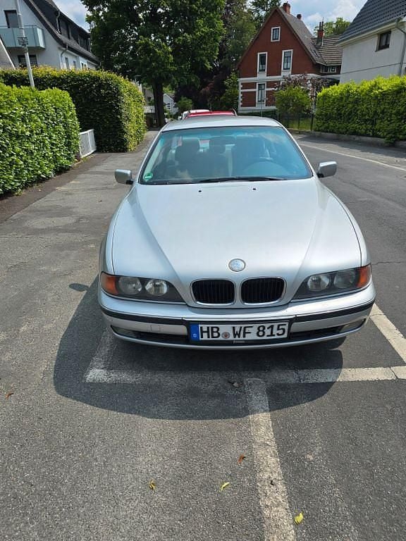 Silber Gebraucht 1999 BMW 520 Limousine | 2.450 € (Guter Preis) - Bild 1/1