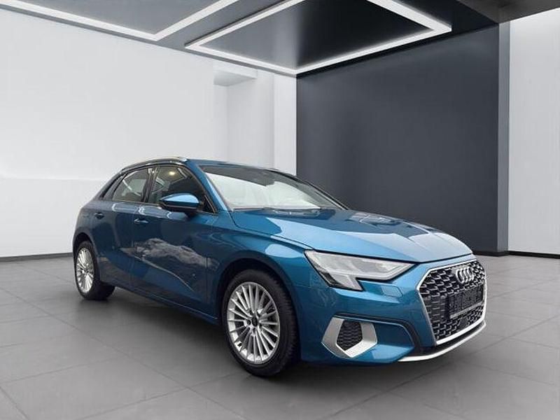 Gebraucht Audi A3 Ambiente 110 PS (80 kW) 2022 Blau Limousine