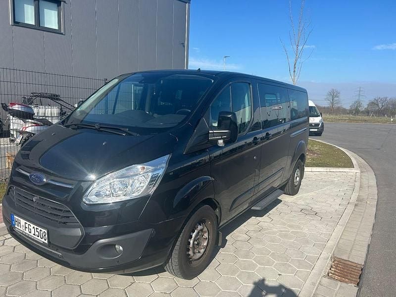 Gebraucht Ford Tourneo 170 PS (125 kW) 2016 Schwarz Van / Kleinbus