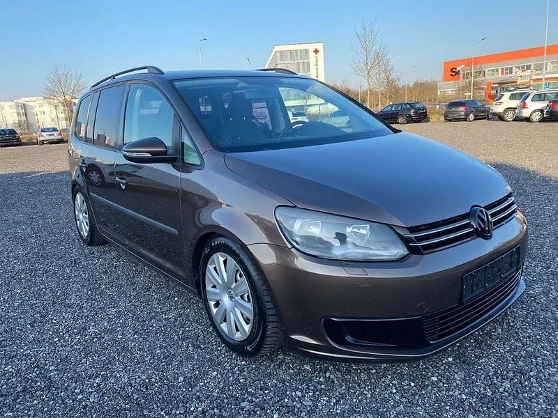 Gebraucht VW Touran Trendline 140 PS (102 kW) 2011 Braun Van / Kleinbus