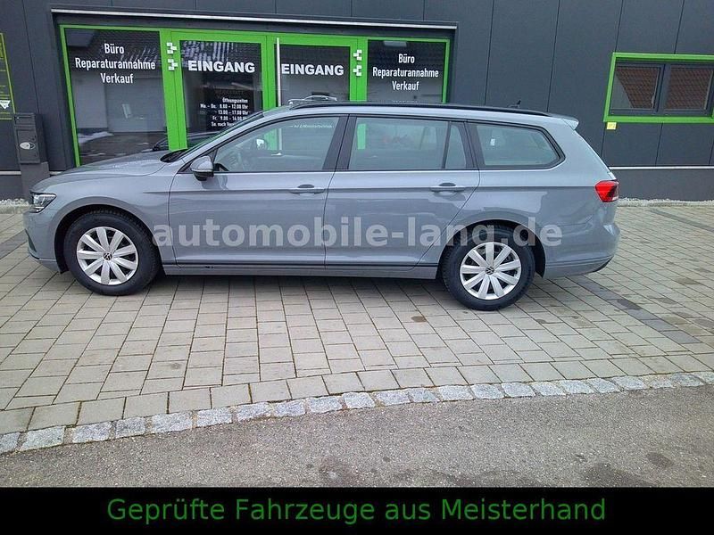 Gebraucht VW Passat 150 PS (110 kW) 2022 Grau Kombi