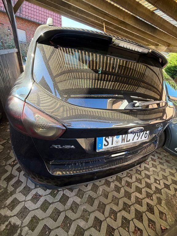 Gebraucht Ford Kuga Individual 163 PS (119 kW) 2011 Schwarz SUV