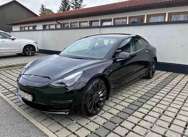 Schwarz Gebraucht 2022 Tesla Model 3 Performance Limousine | 24.000 € (Superpreis) - Bild 1/4