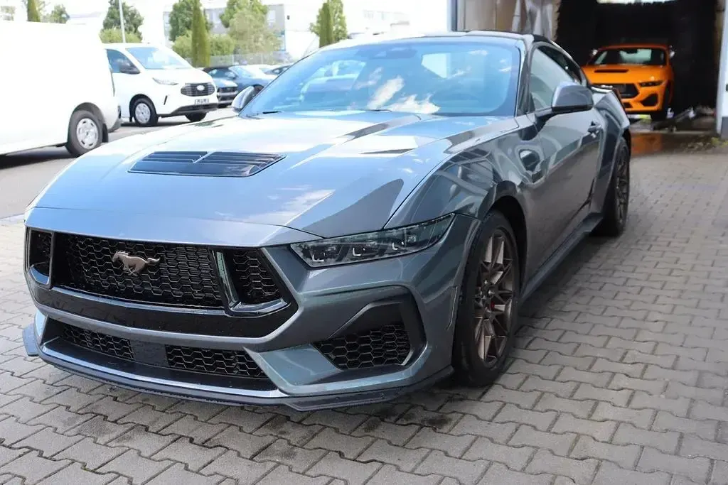 Neu Ford Mustang 446 PS (328 kW) 2026 Carbonized grey metallic Coupé