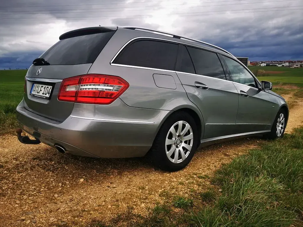 Gebraucht Mercedes E300 231 PS (169 kW) 2010 Limousine