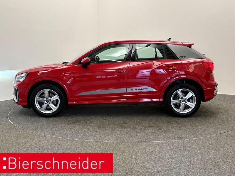 Gebraucht Audi Q2 Ambiente 150 PS (110 kW) 2022 Rot SUV