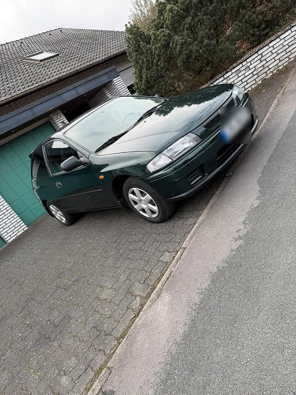 Gebraucht Mazda 323 88 PS (64 kW) 1999 Grün Kleinwagen