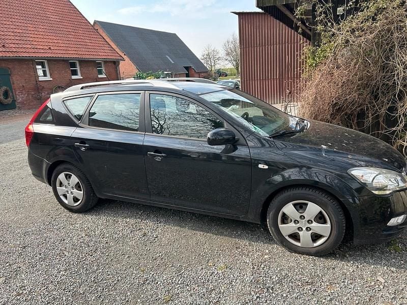 Używany Kia Ceed 2009 Czarny Hatchback