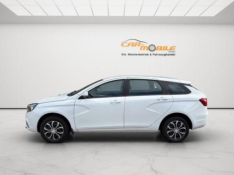 Gebraucht Lada Vesta 106 PS (77 kW) 2018 Limousine